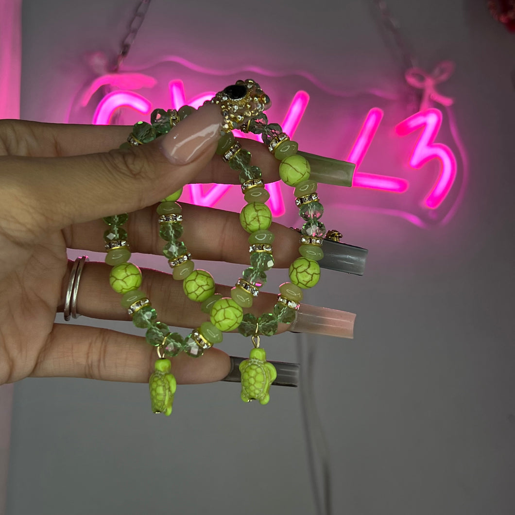 Green Stone Turtle Beaded Bracelet