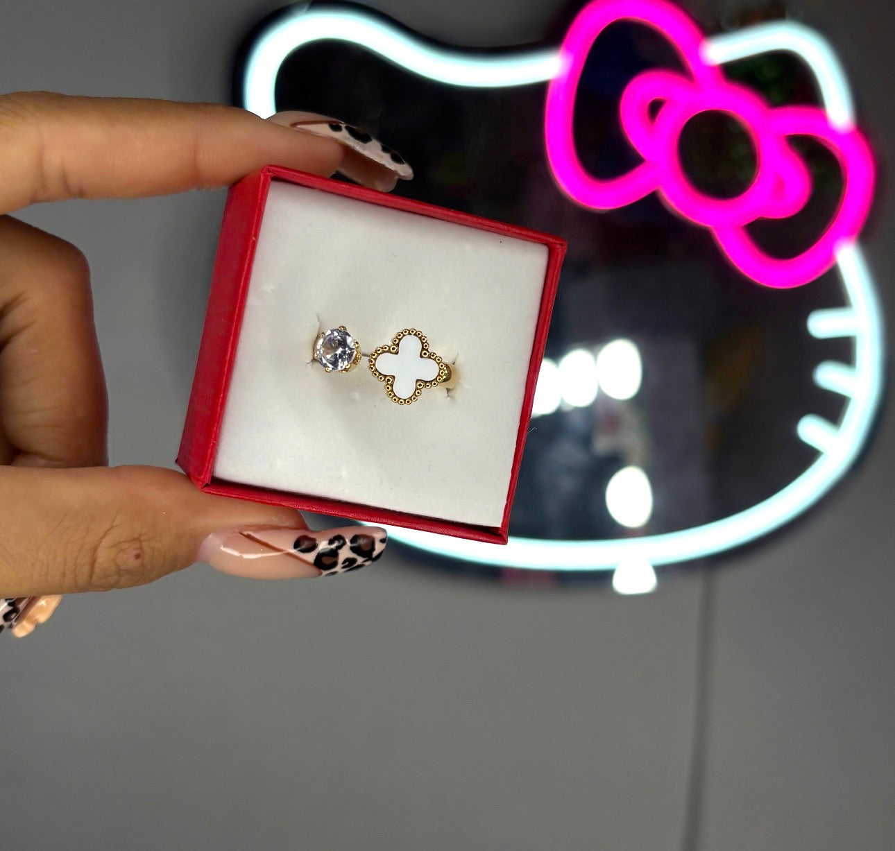 Gold SZ 7 White  Klover Wrap Ring