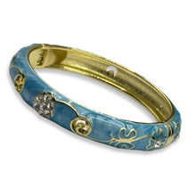 Load image into Gallery viewer, Baby Blue &amp; Gold Etheral Beauté Patterned Bangle
