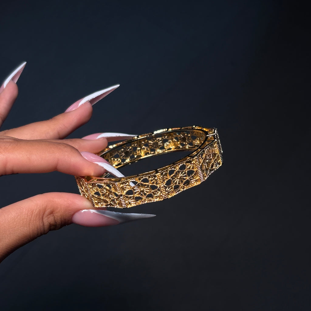 Gold Starburst Chunky Bangle