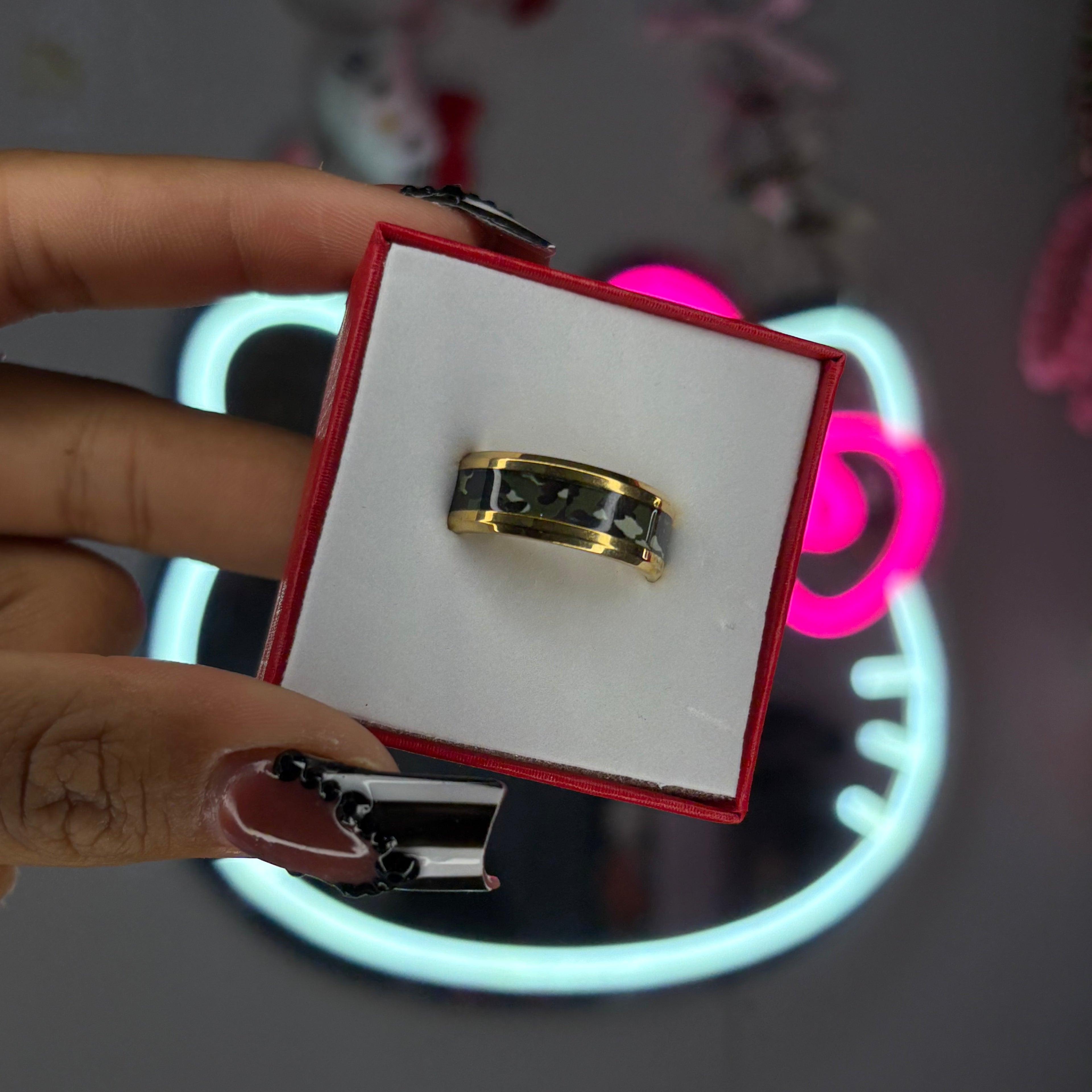 Gold Camo Band Ring SZ 8