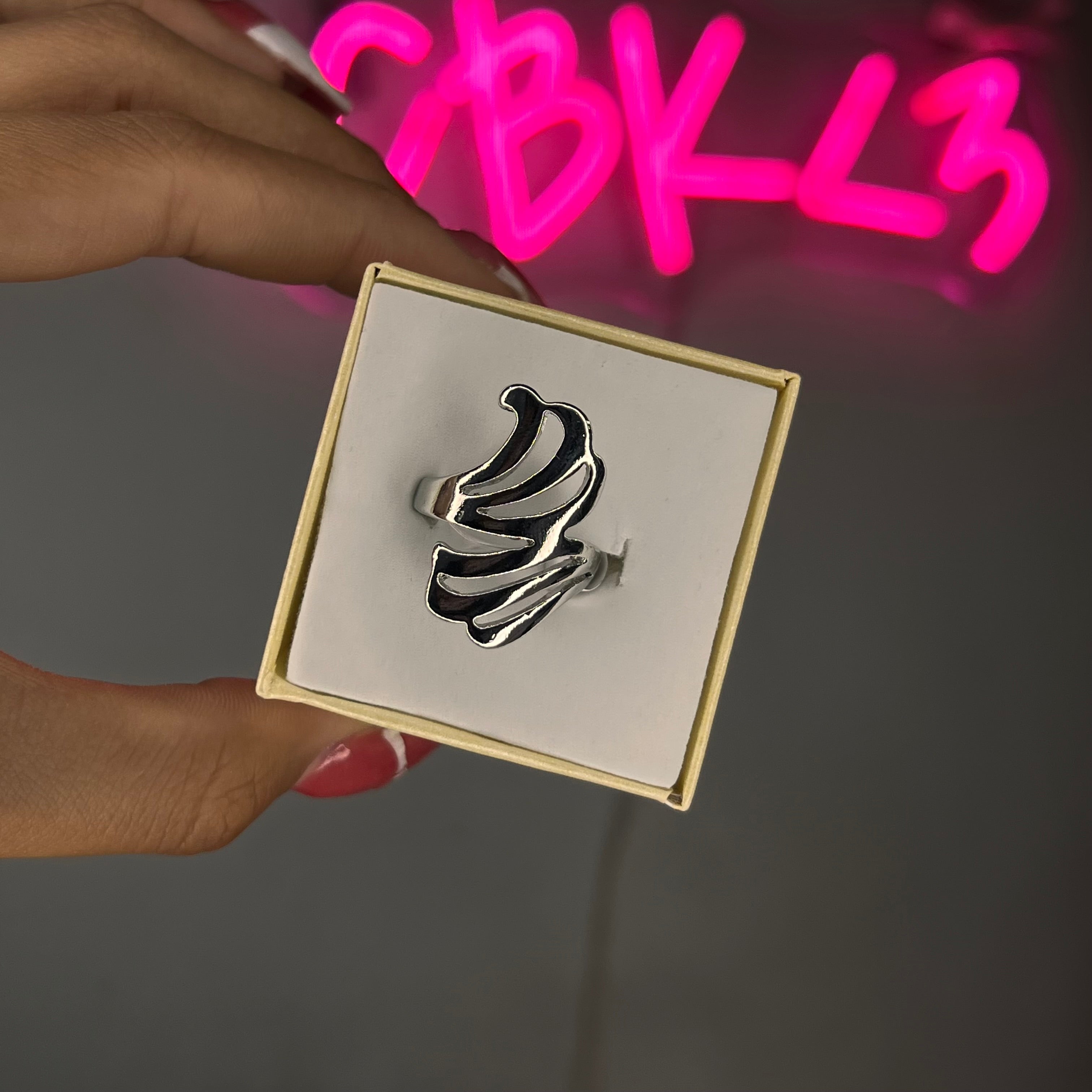 Silver Belle Ring SZ 8