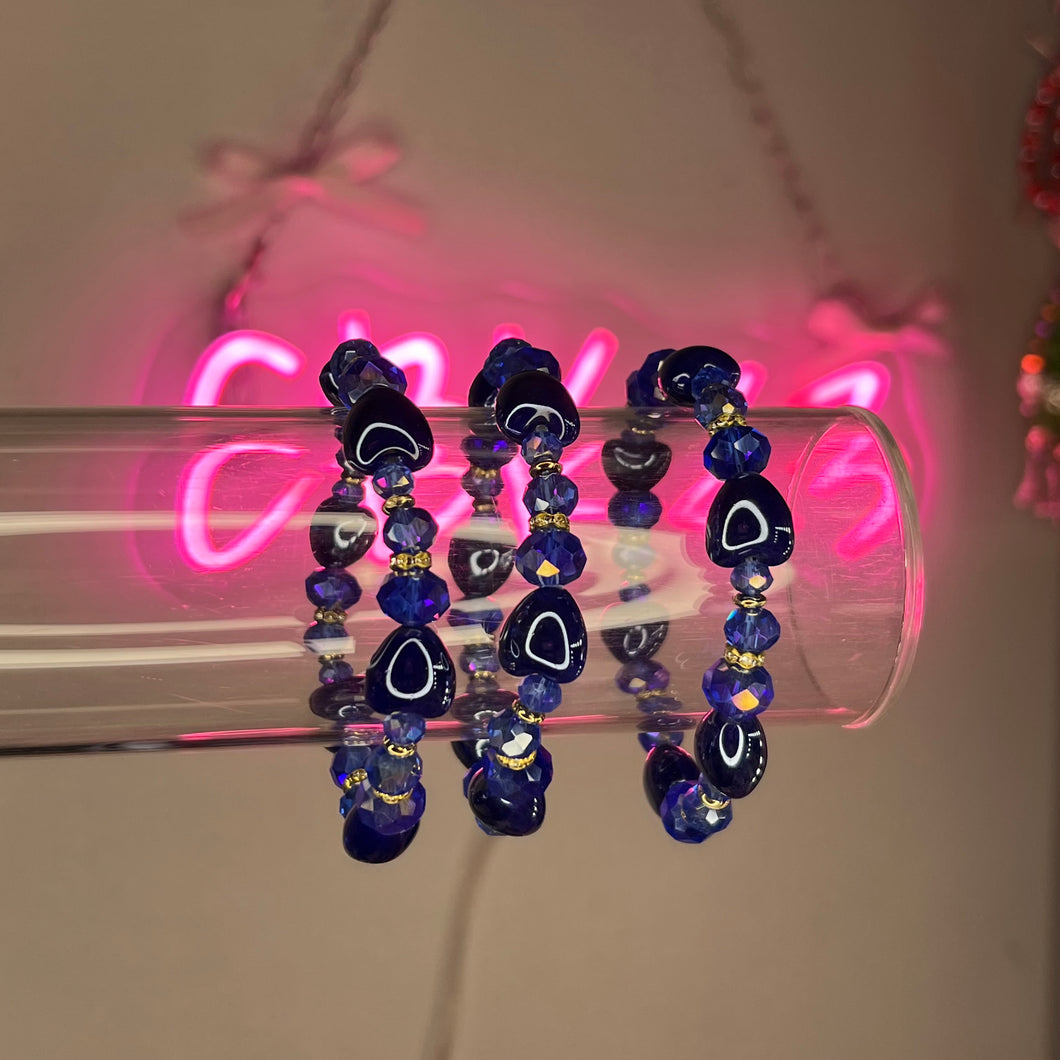 Blue Heart Eyes Basic Beaded Bracelet