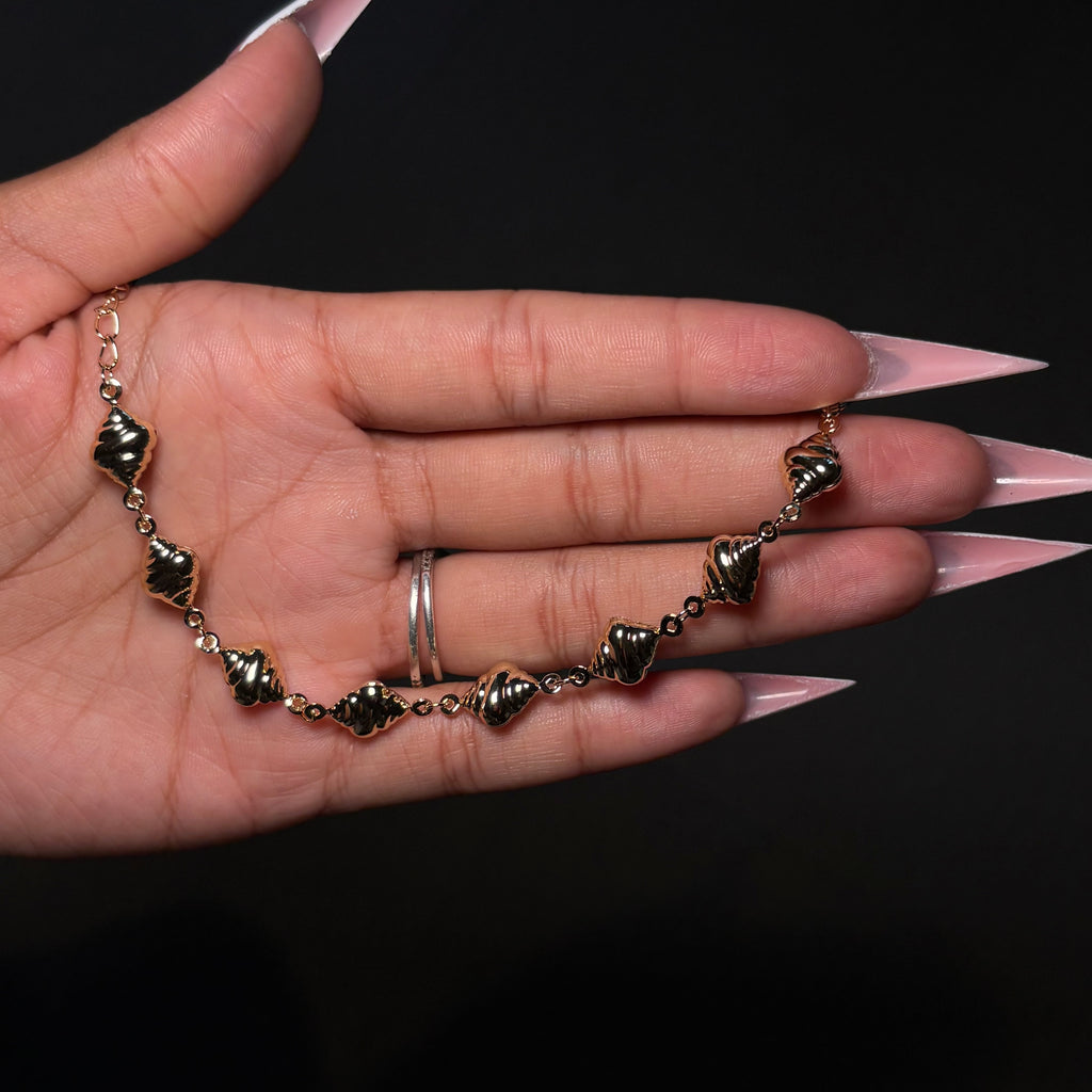Good Shell Tennis Bracelet