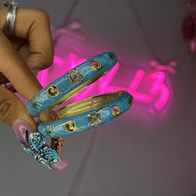 Load image into Gallery viewer, Baby Blue &amp; Gold Etheral Beauté Patterned Bangle
