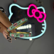 Load image into Gallery viewer, Little Girls Mint Green &amp; Gold Etheral Beauté Patterned Bangle
