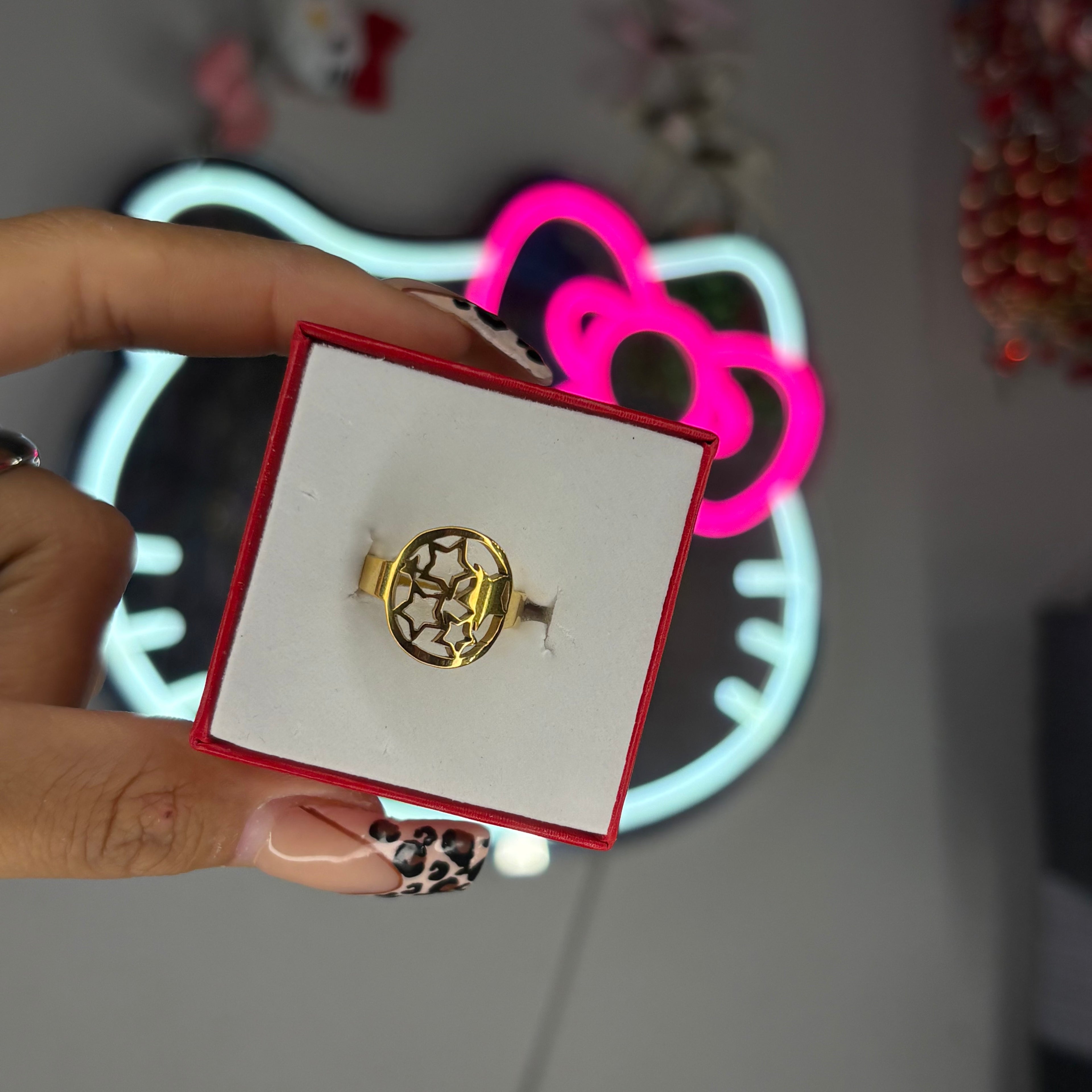 Size 9 Gold Star Cut Out Ring