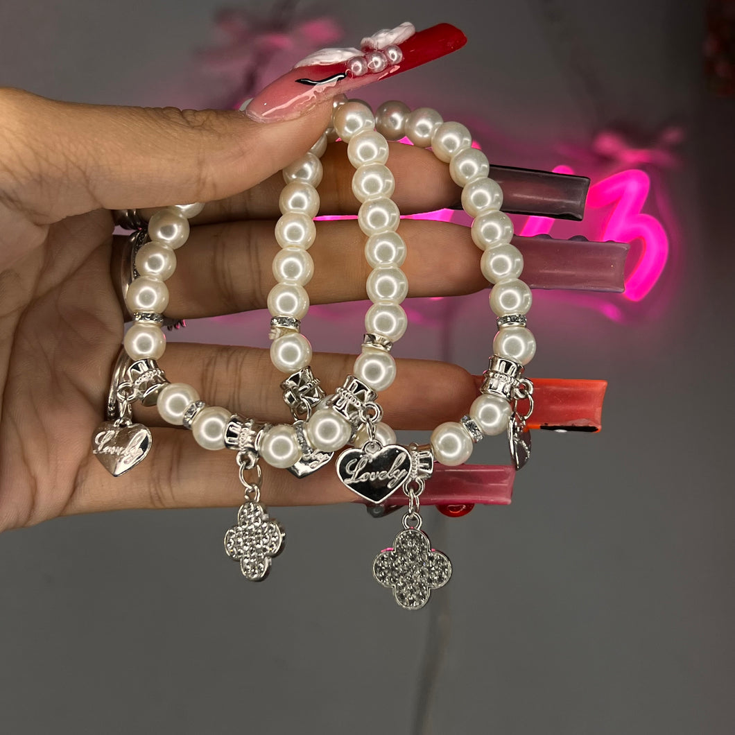 Silver 3 Klover Mini Pearlita 3 Charm Beaded Bracelet
