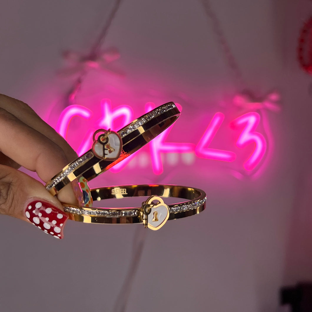 Gold Love Lock Diamond Bangle