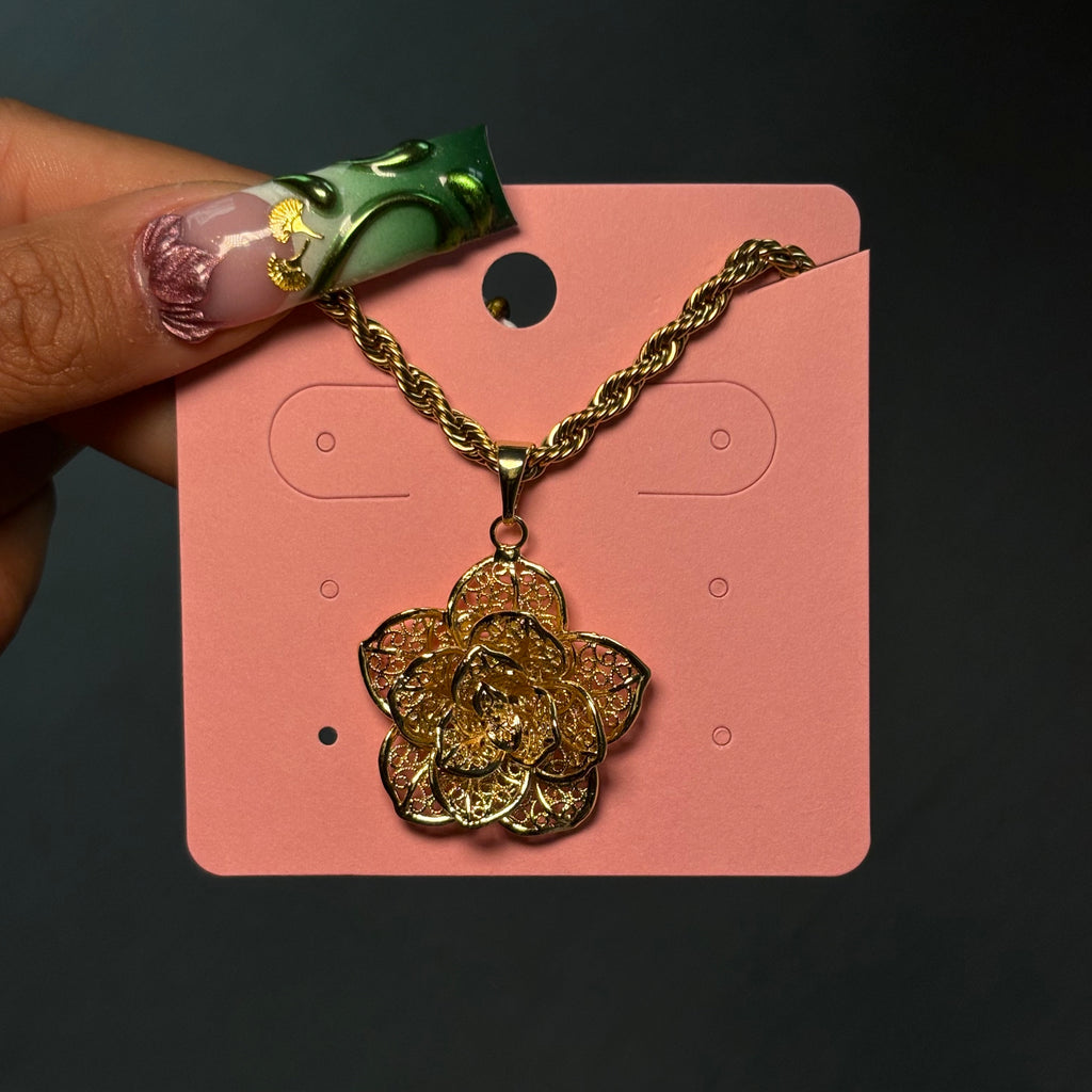 Gold Amoura Bloom Necklace