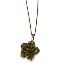 Load image into Gallery viewer, Gold Amoura Bloom Necklace
